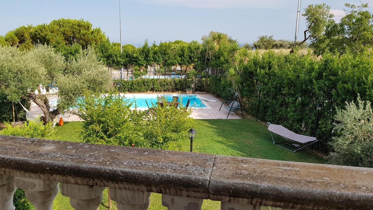Sinilu B&B Silvi Paese Exterior foto