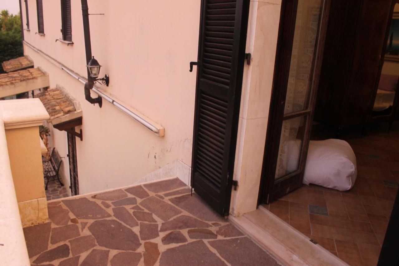 Sinilu B&B Silvi Paese Exterior foto
