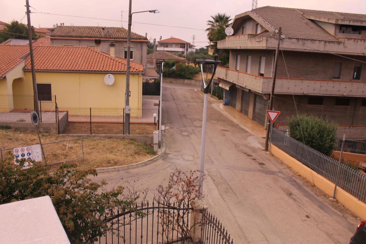 Sinilu B&B Silvi Paese Exterior foto